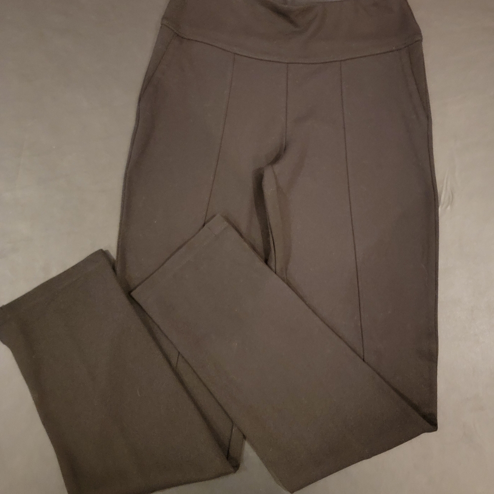 Ruby Ribbon slim leg ponte pant size medium in black